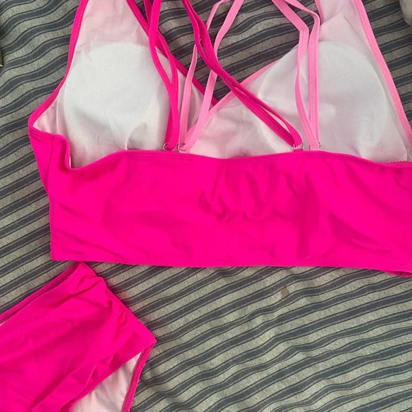 BRAND NEW Vibrant Pink Bikini Set - Picture 3 of 9